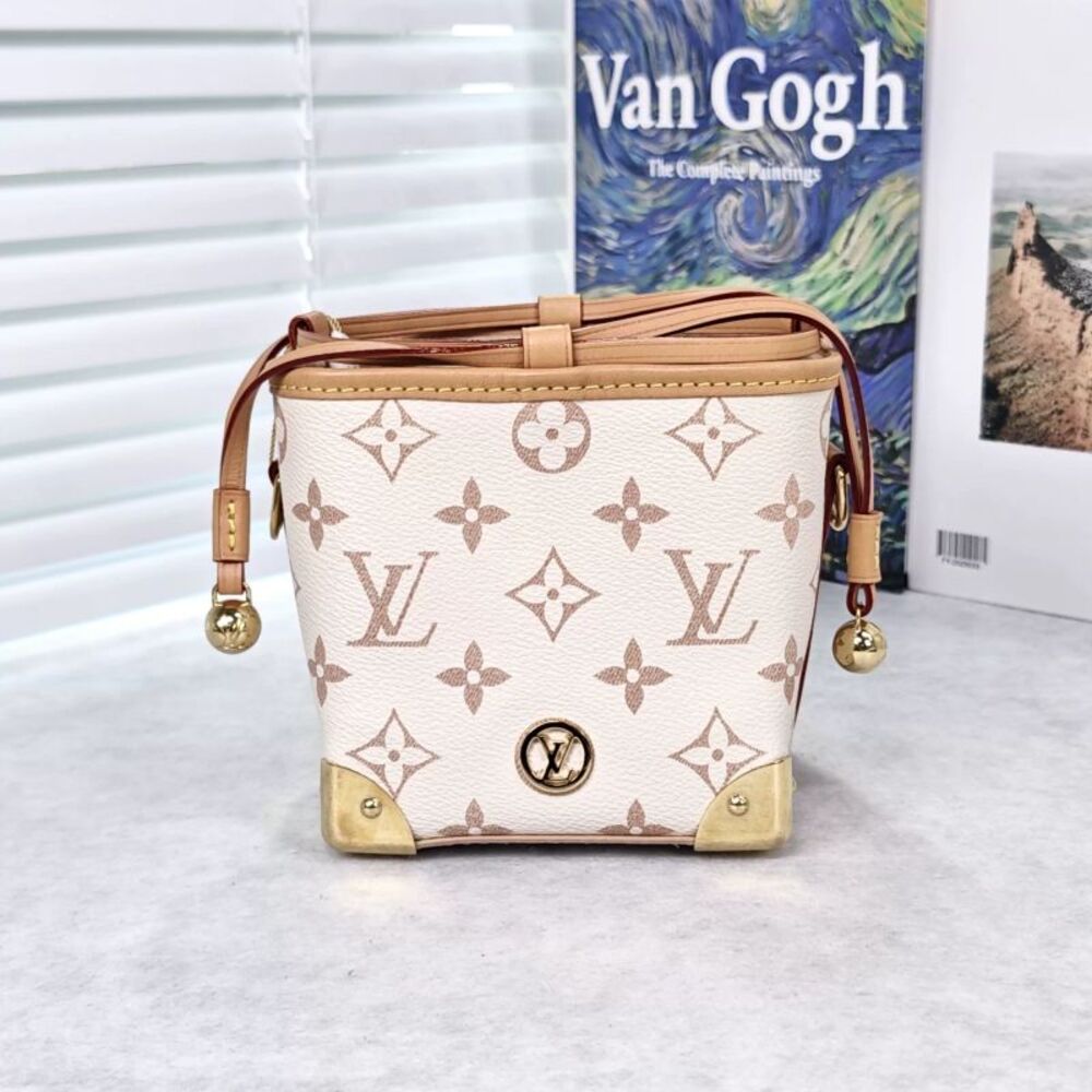 Louis Vuitton Women Pre-Loved Bag Very Good Condition - Picture 2 of 6